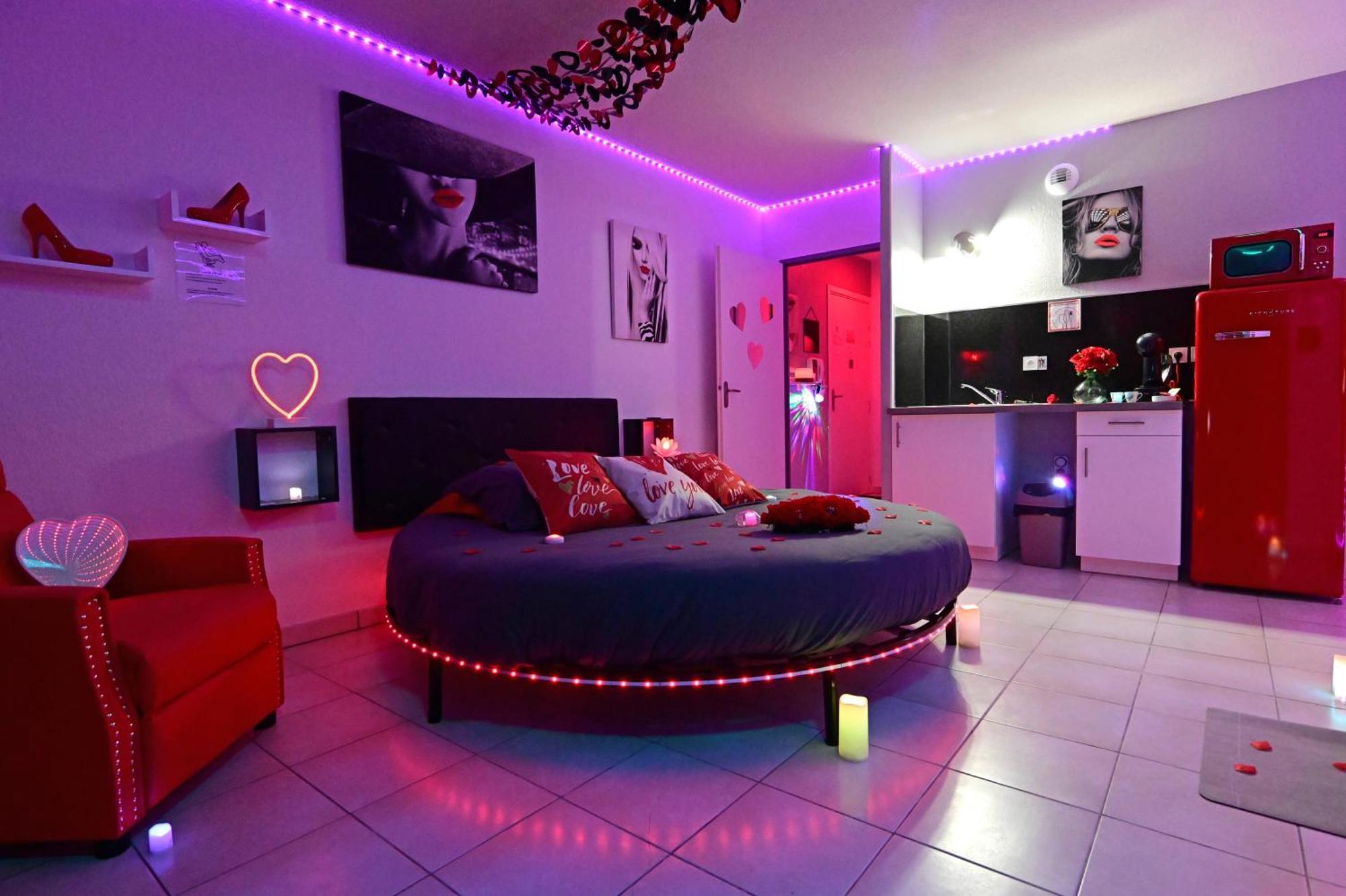 Love Room A Deux Pas De L'Ocean Avec Hammam, Sauna Et Bain A 2 :-) Biscarrosse Exterior photo