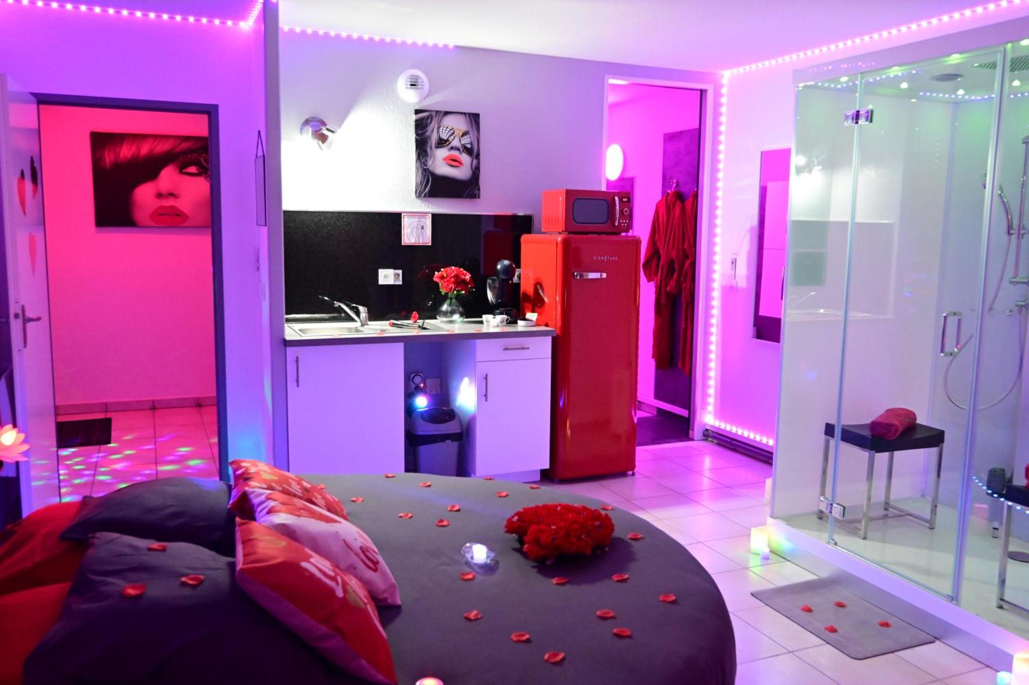 Love Room A Deux Pas De L'Ocean Avec Hammam, Sauna Et Bain A 2 :-) Biscarrosse Exterior photo