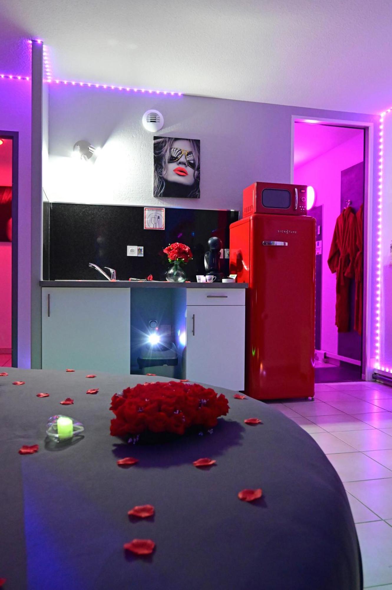 Love Room A Deux Pas De L'Ocean Avec Hammam, Sauna Et Bain A 2 :-) Biscarrosse Exterior photo
